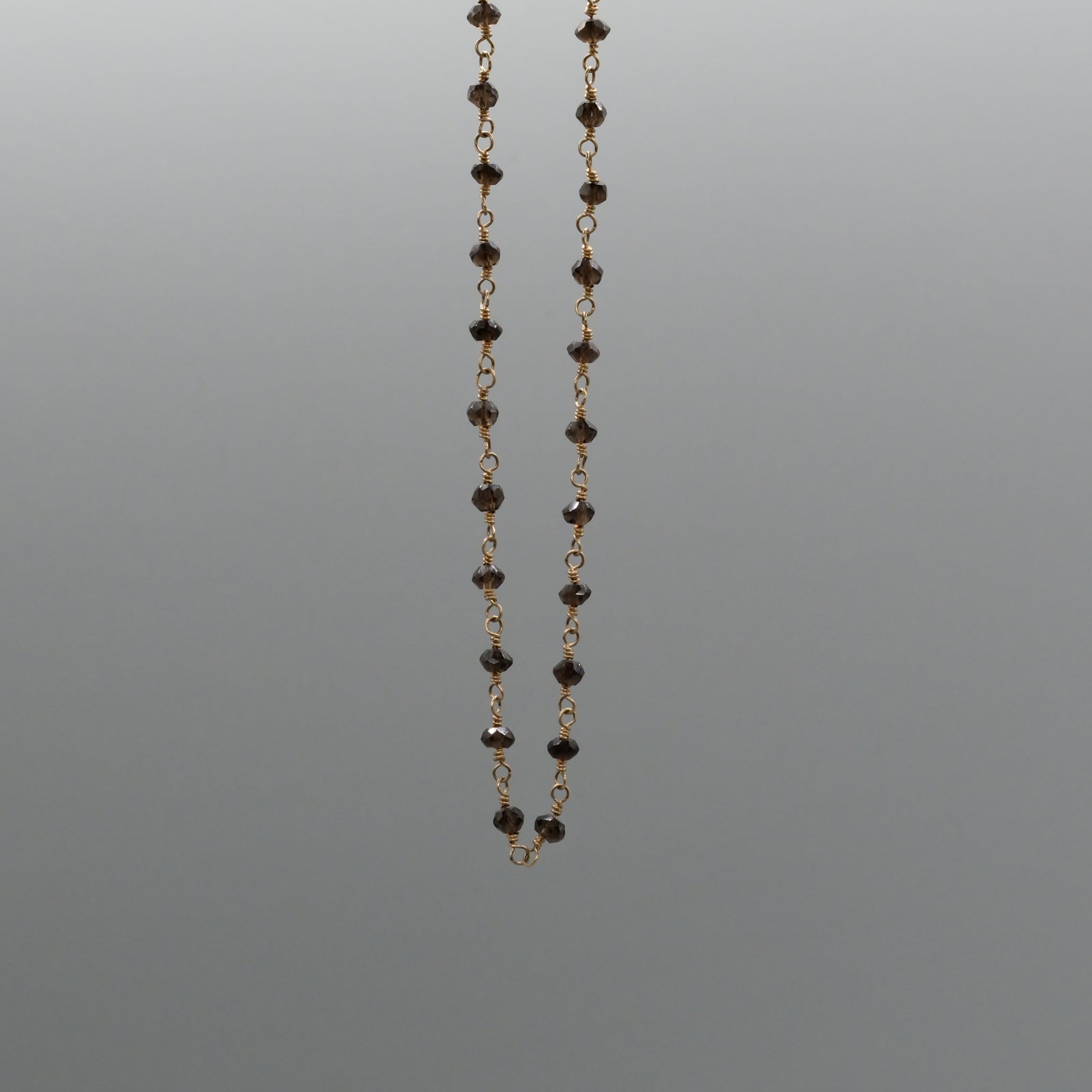 AMIRA CHOKER NECKLACE