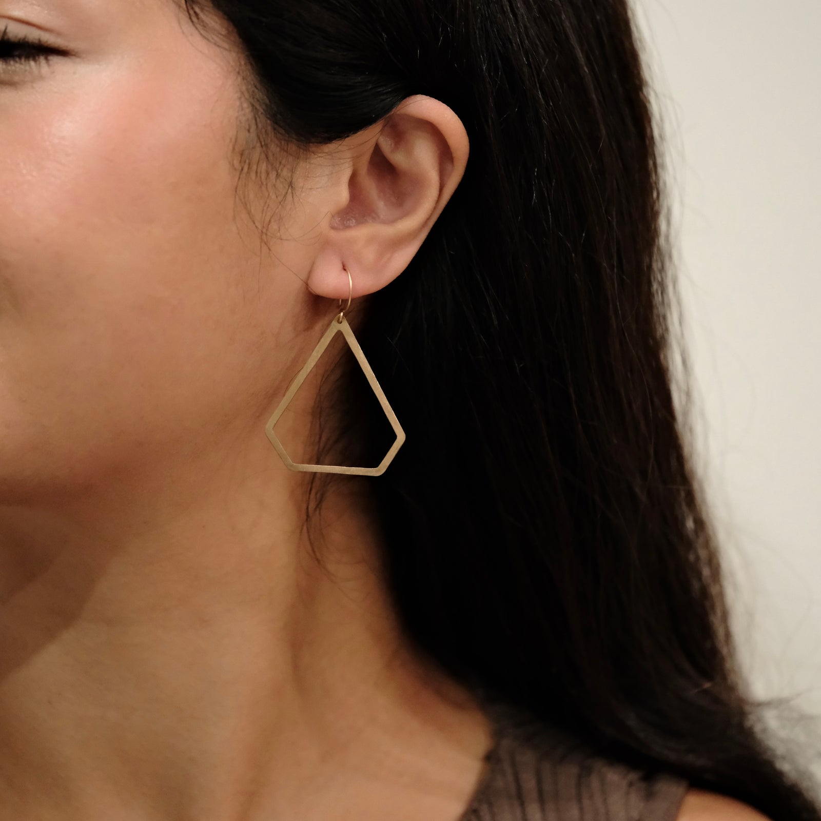 DIAMOND SHAPED EARRINGS