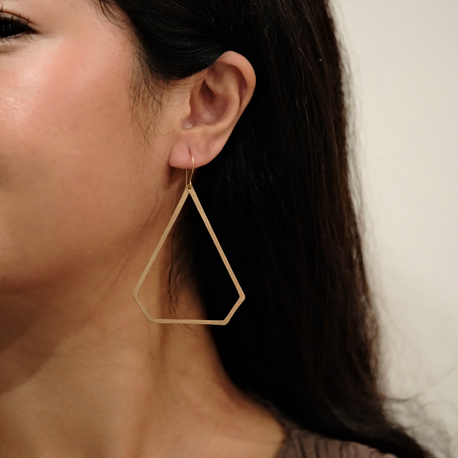 DIAMOND SHAPED EARRINGS