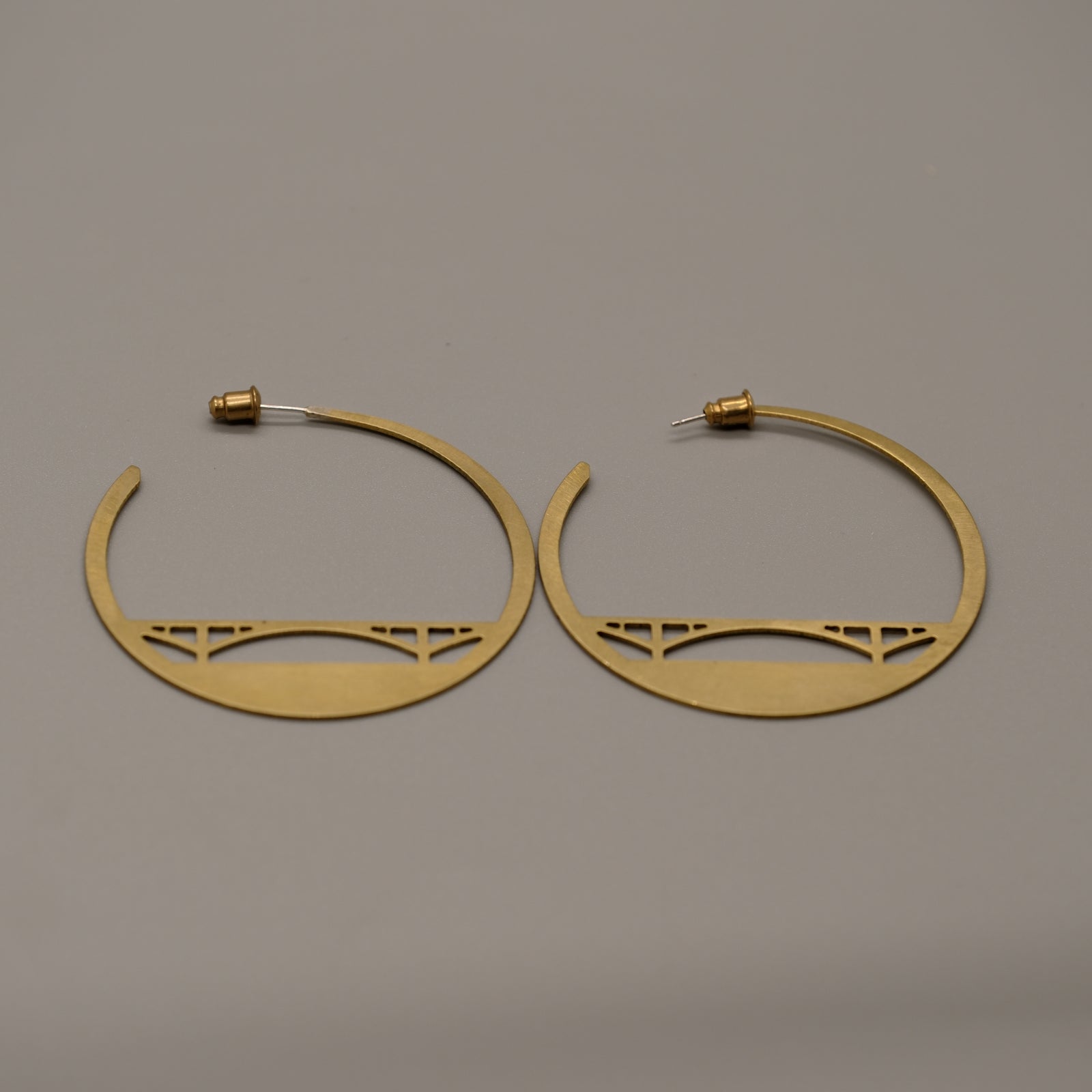 Arc earrings