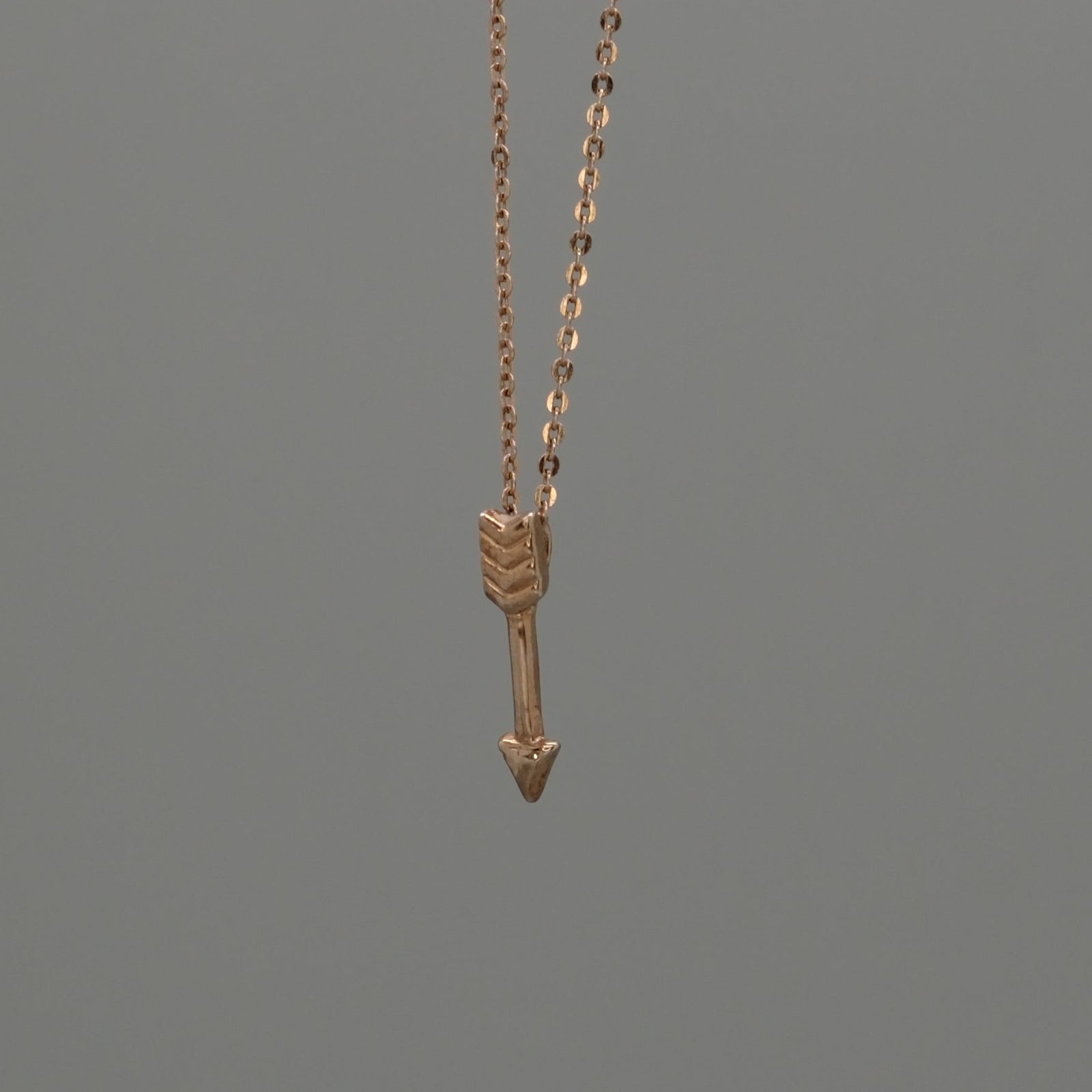 mini plain arrow necklace