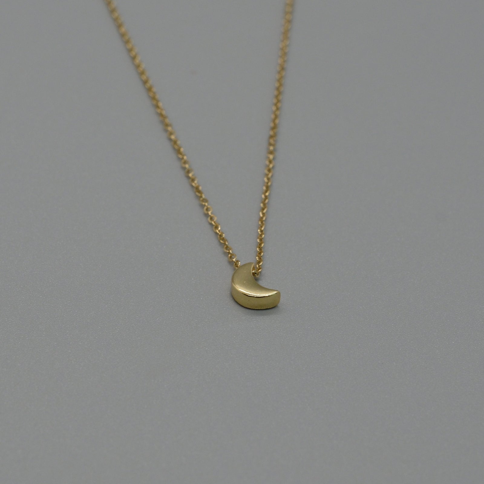 dainty crescent necklace