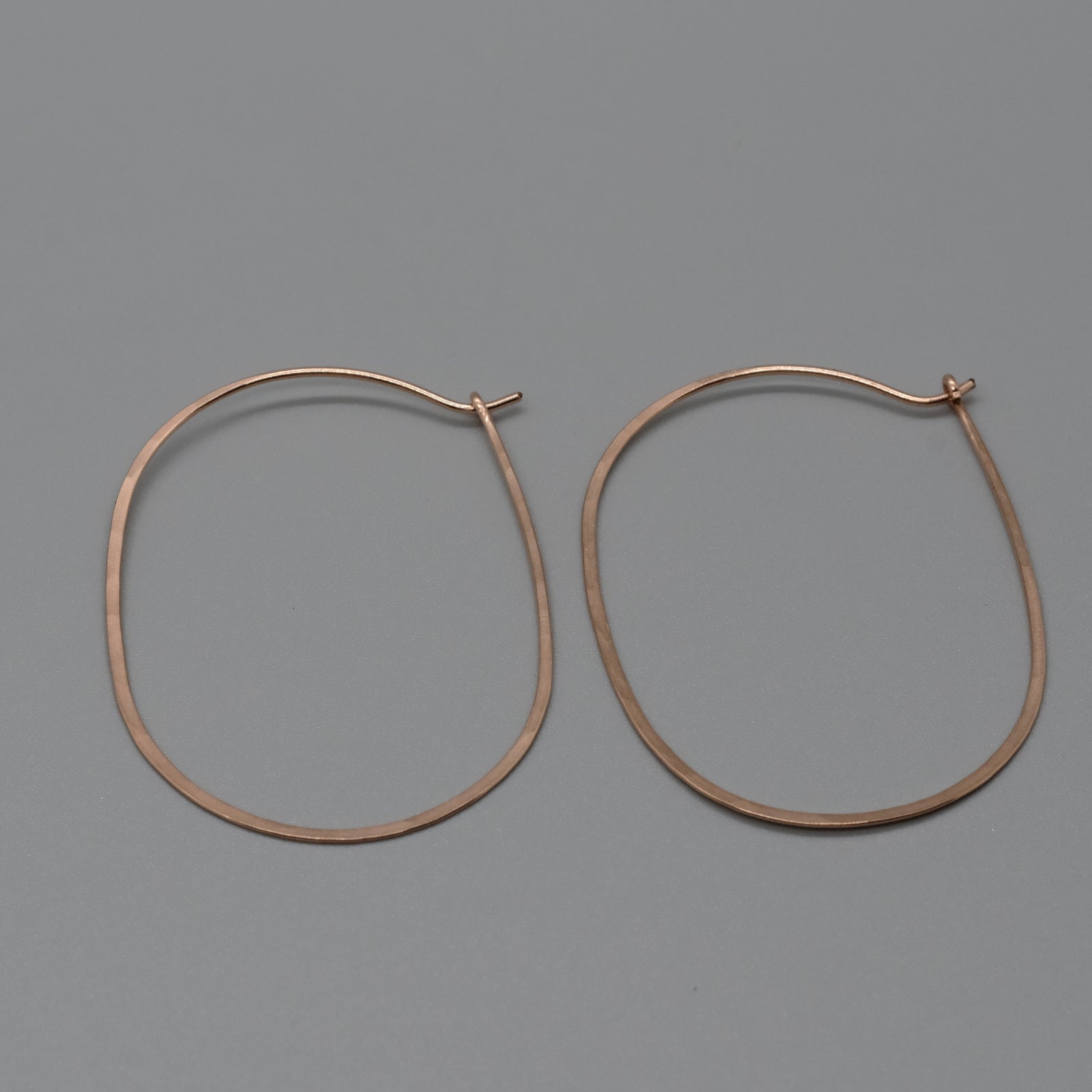 Sculpted Oval Hoops