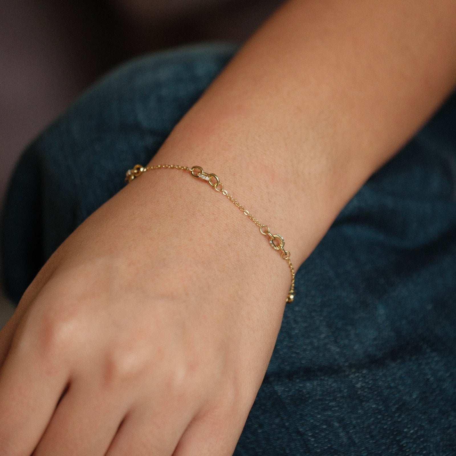 dainty loop bracelet