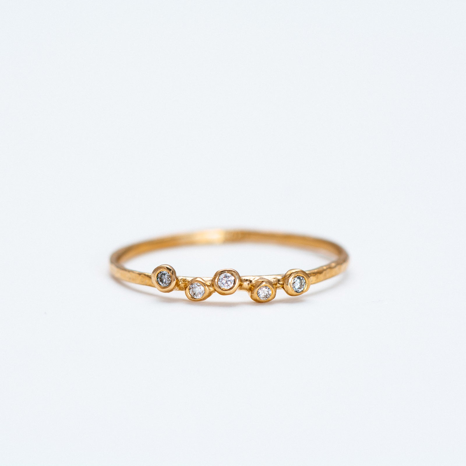 Feeling Ring with 5 White Diamond