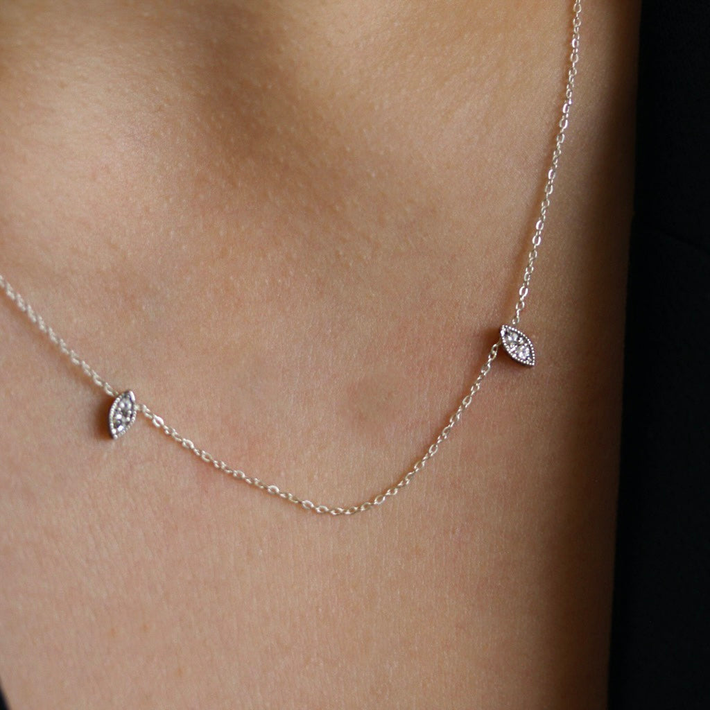 Dosiris collar necklace