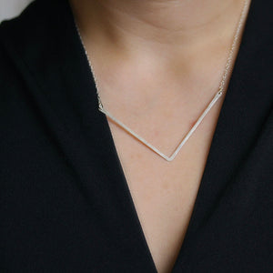 Jessica Decarlo - Large chevron necklace in silver