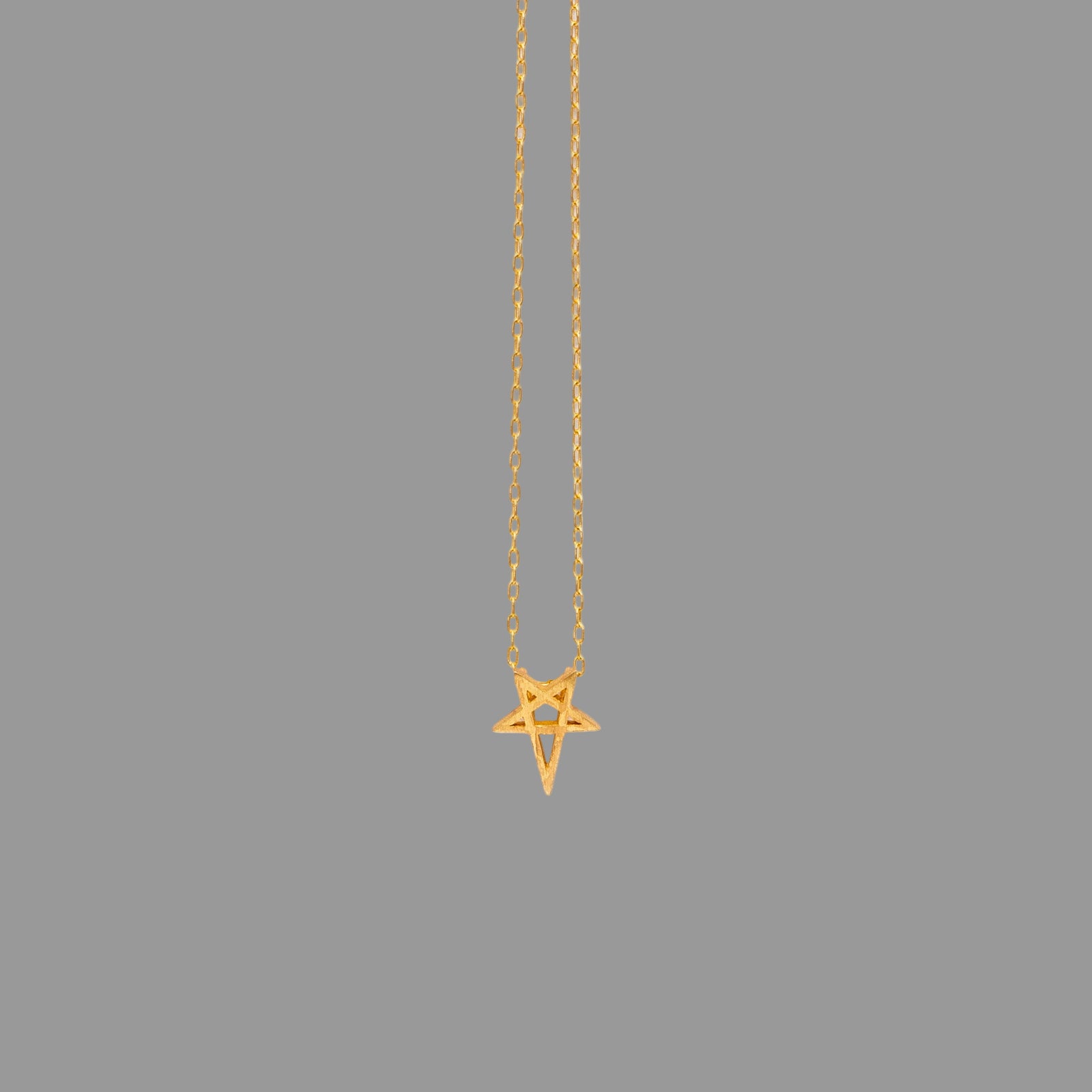 Plain Star Necklace