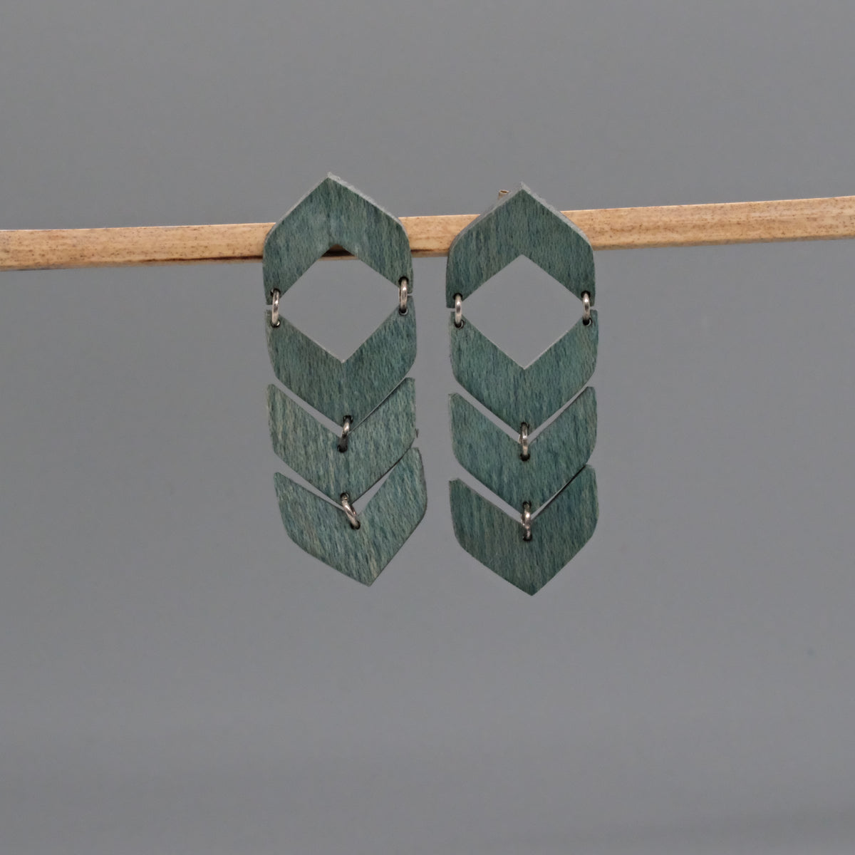neva earrings