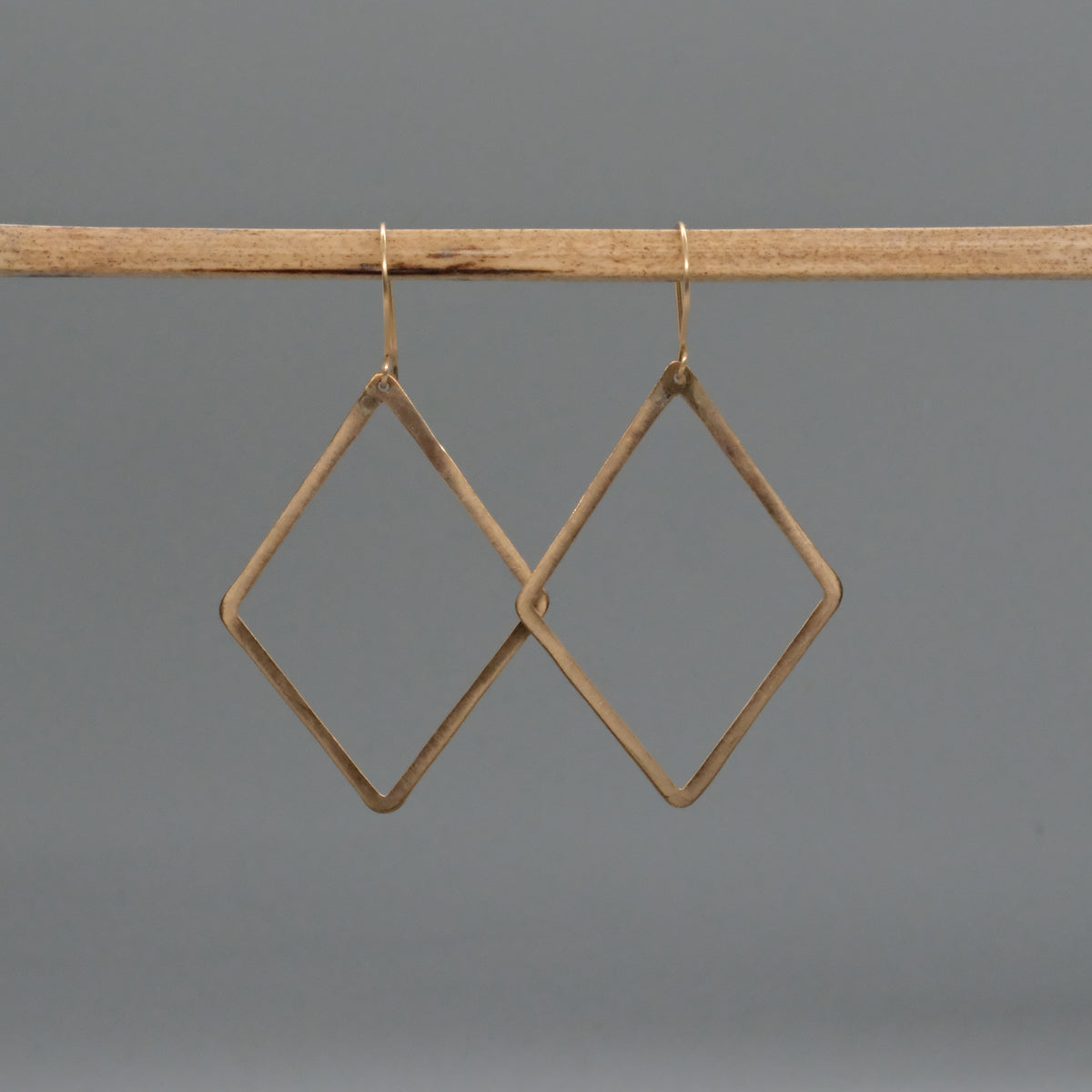 DIAMOND SHAPED EARRINGS