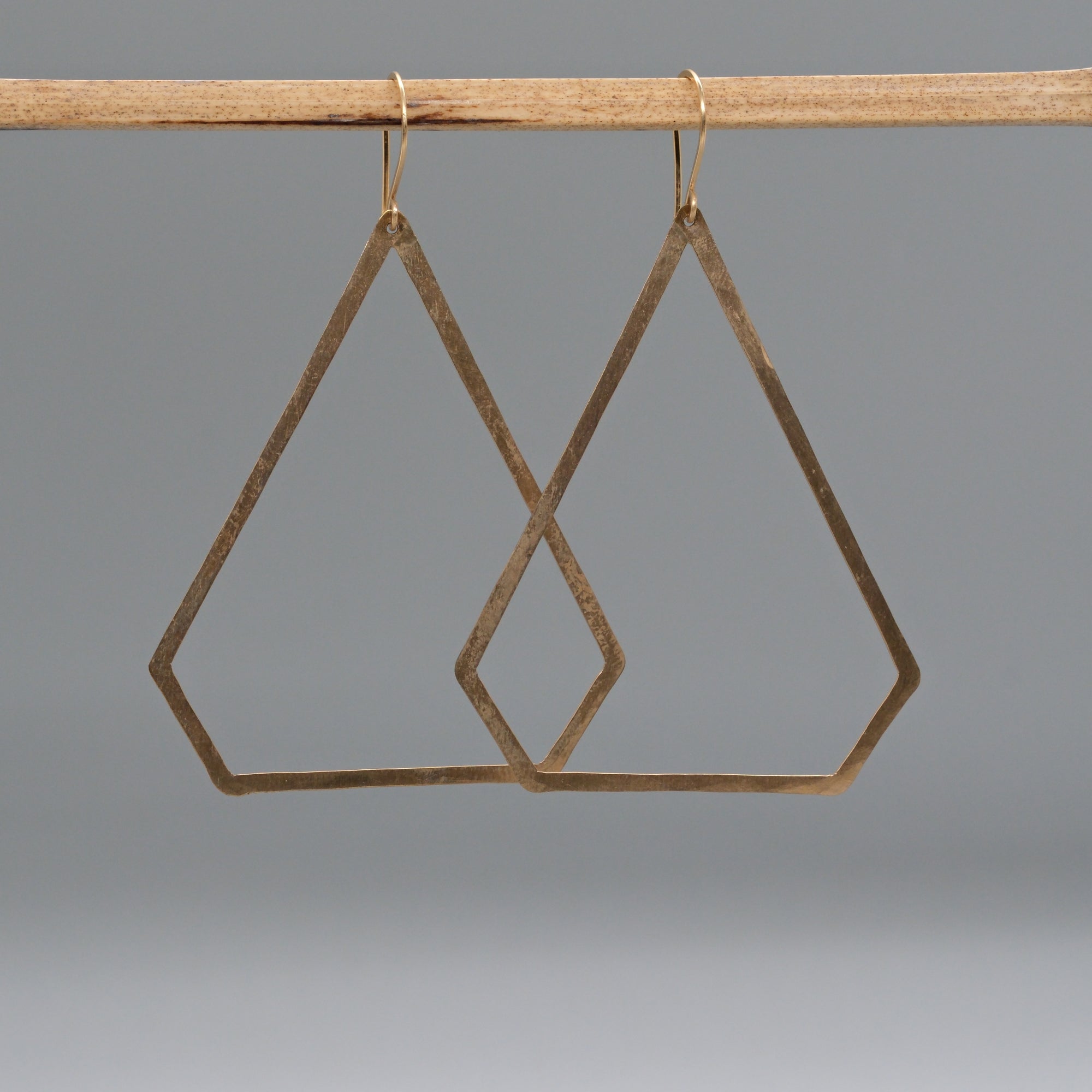 DIAMOND SHAPED EARRINGS