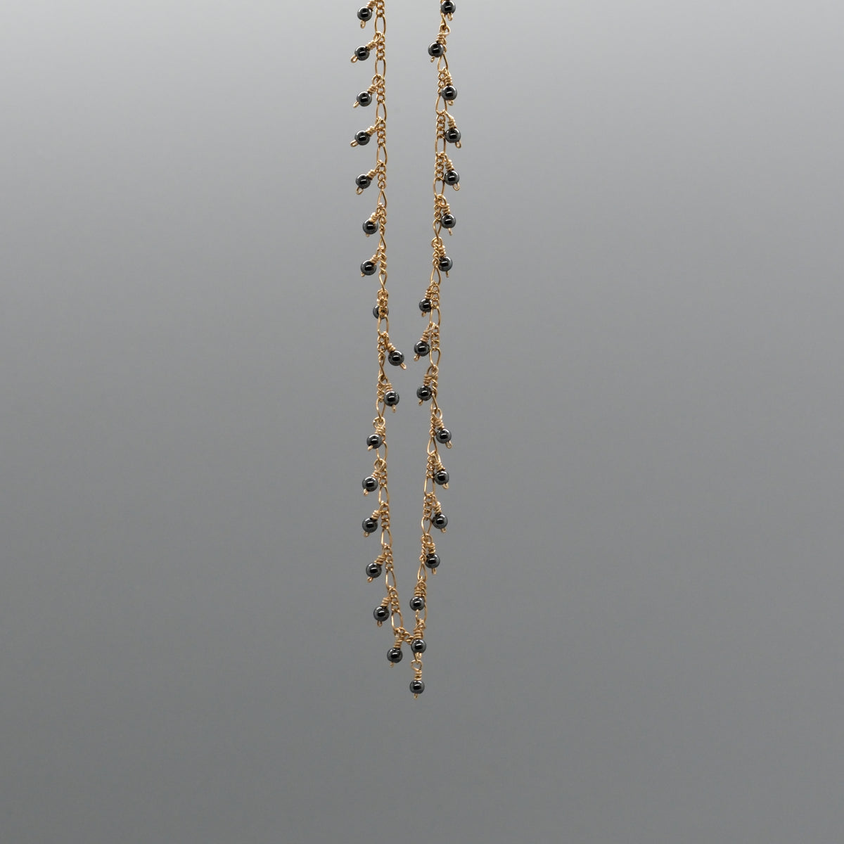 AMIRA CHOKER NECKLACE