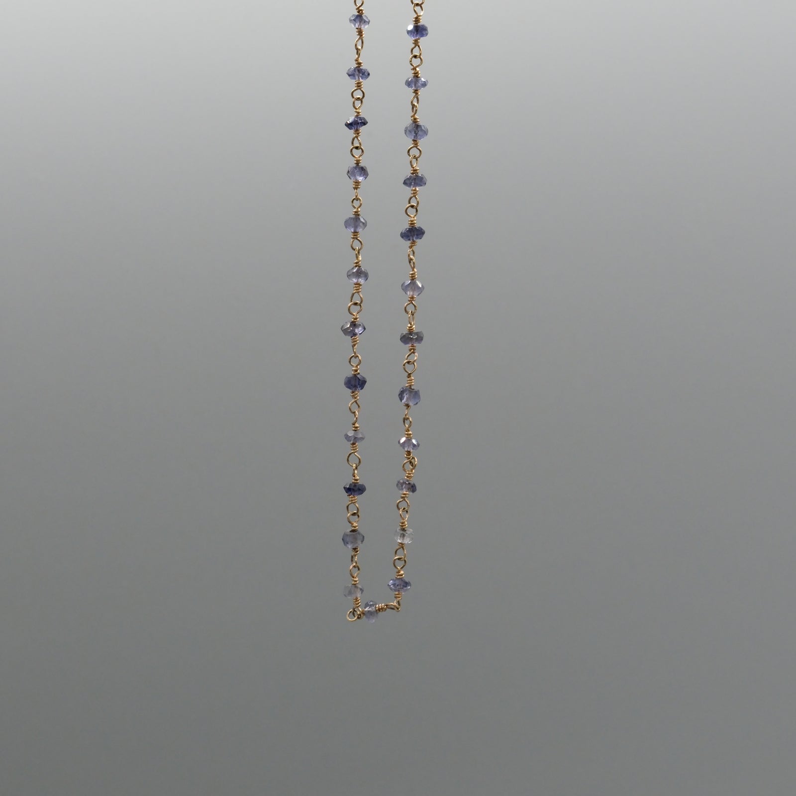 AMIRA CHOKER NECKLACE