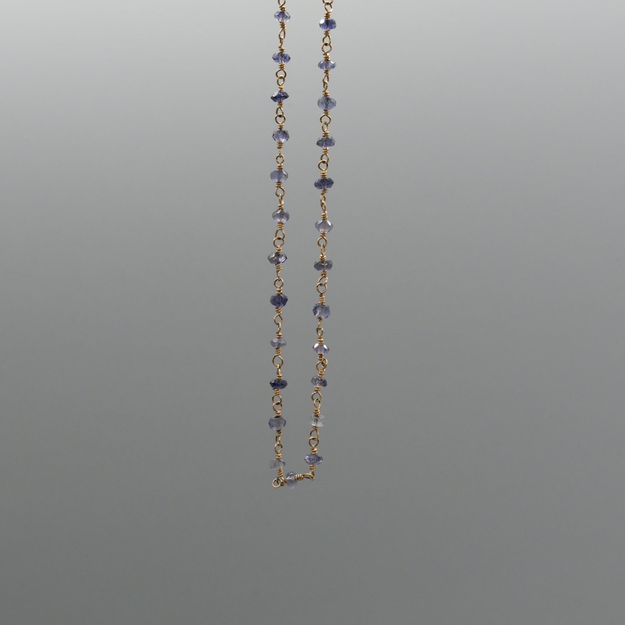 AMIRA CHOKER NECKLACE