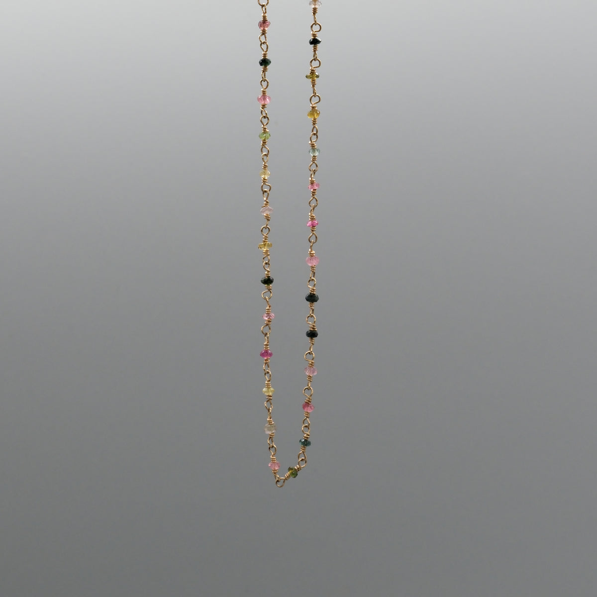 AMIRA CHOKER NECKLACE