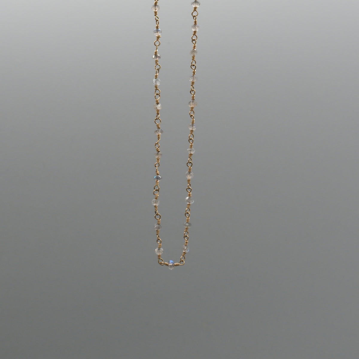 AMIRA CHOKER NECKLACE