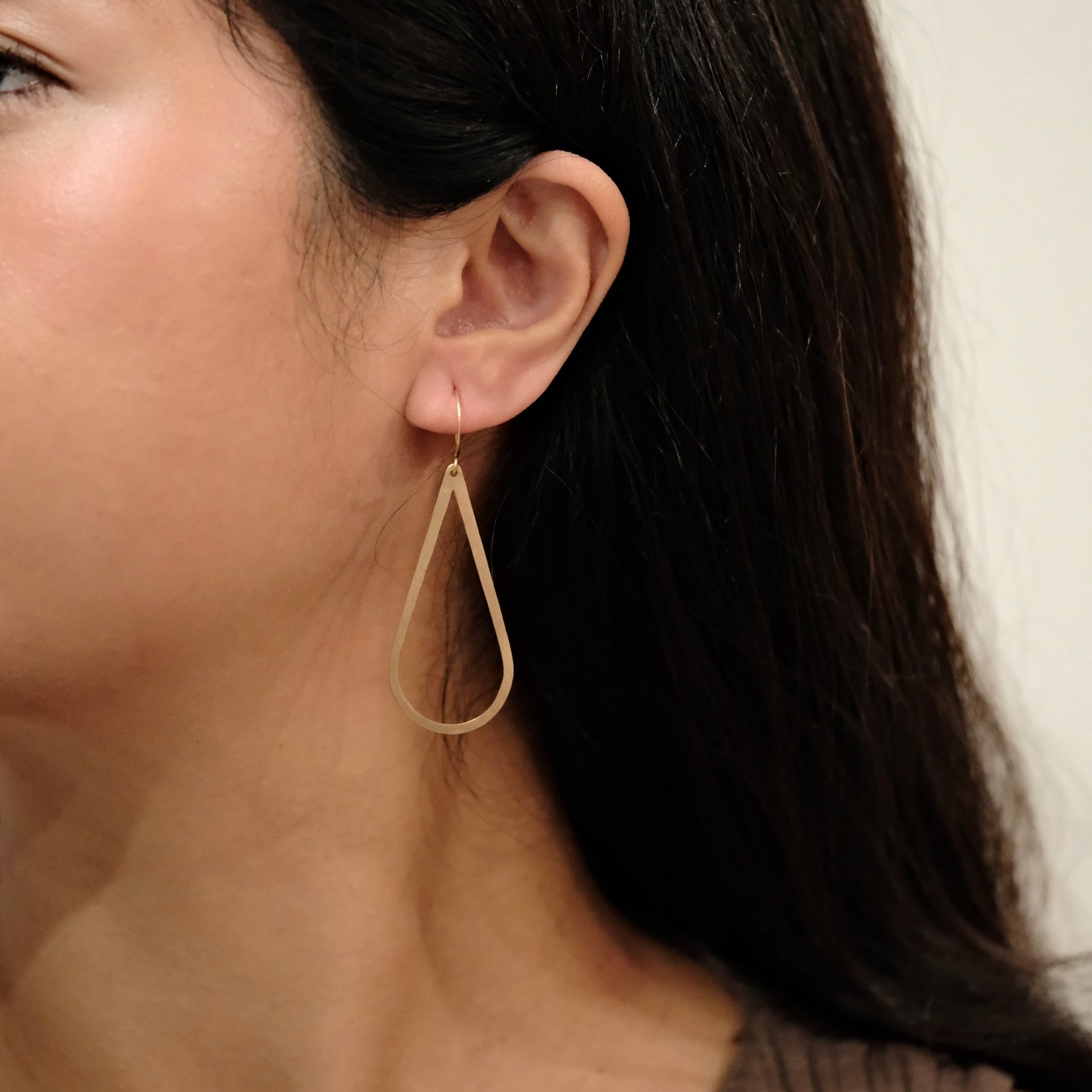 TEARDROP EARRINGS