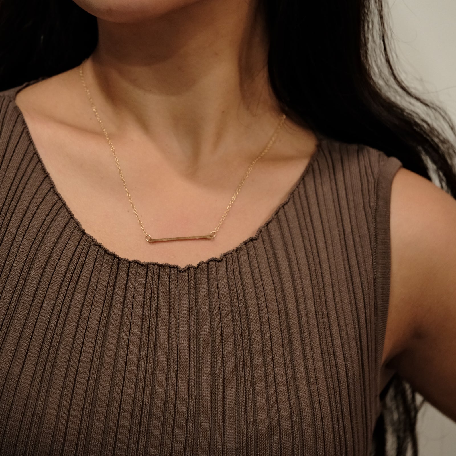 Hammered gold bar necklace