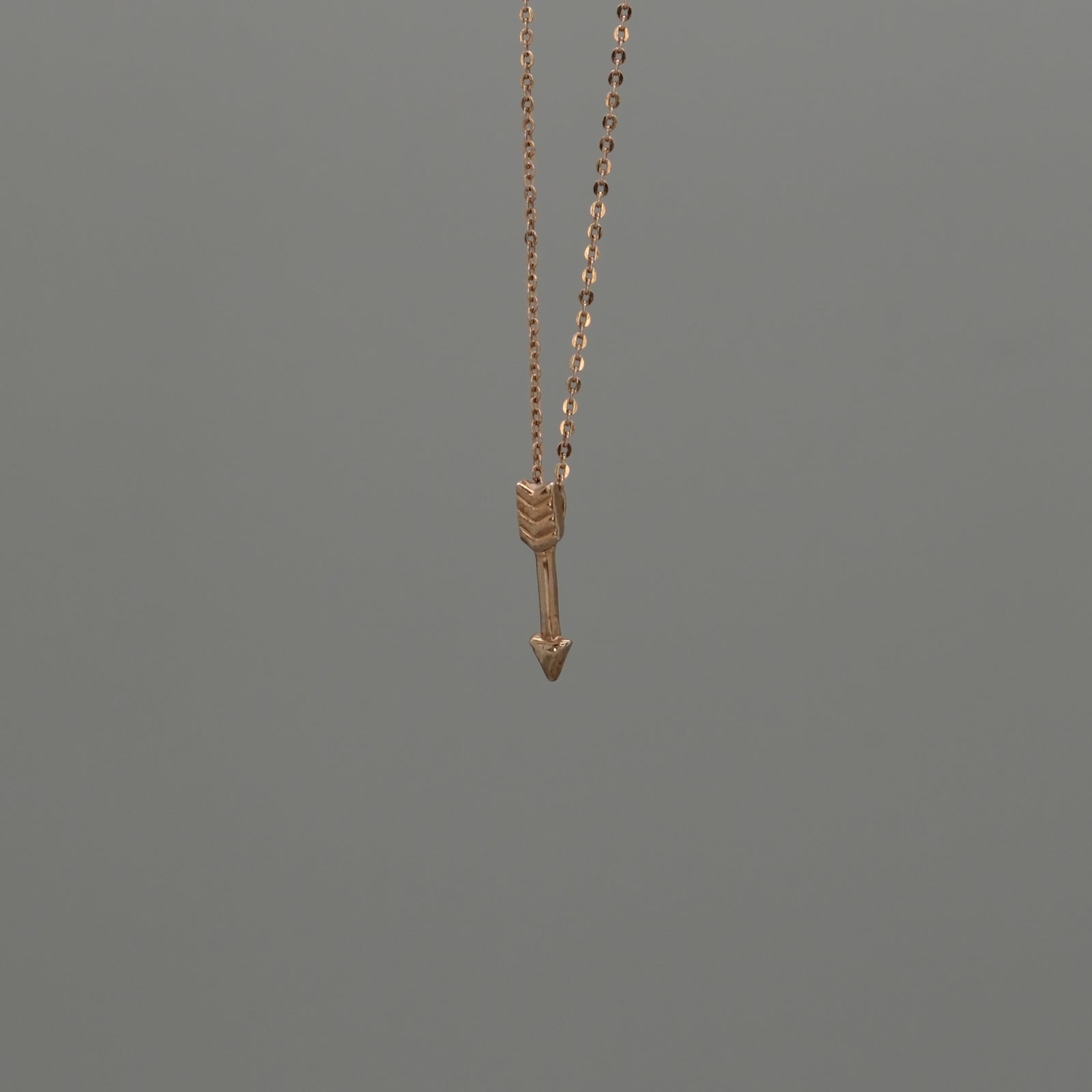 mini plain arrow necklace
