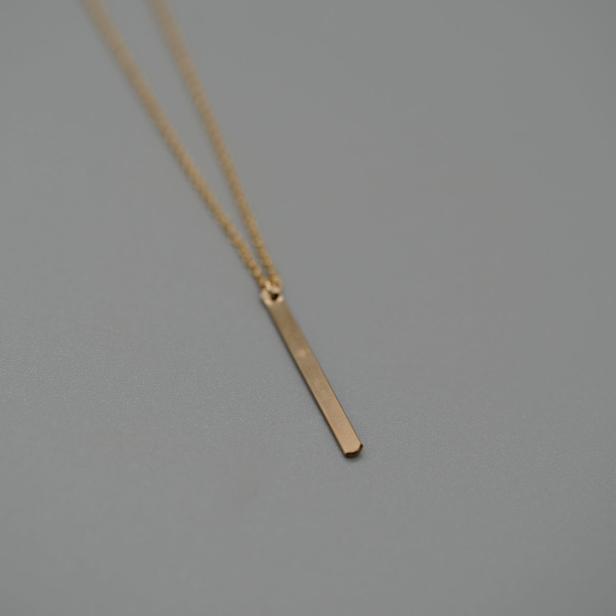 sleek bar necklace