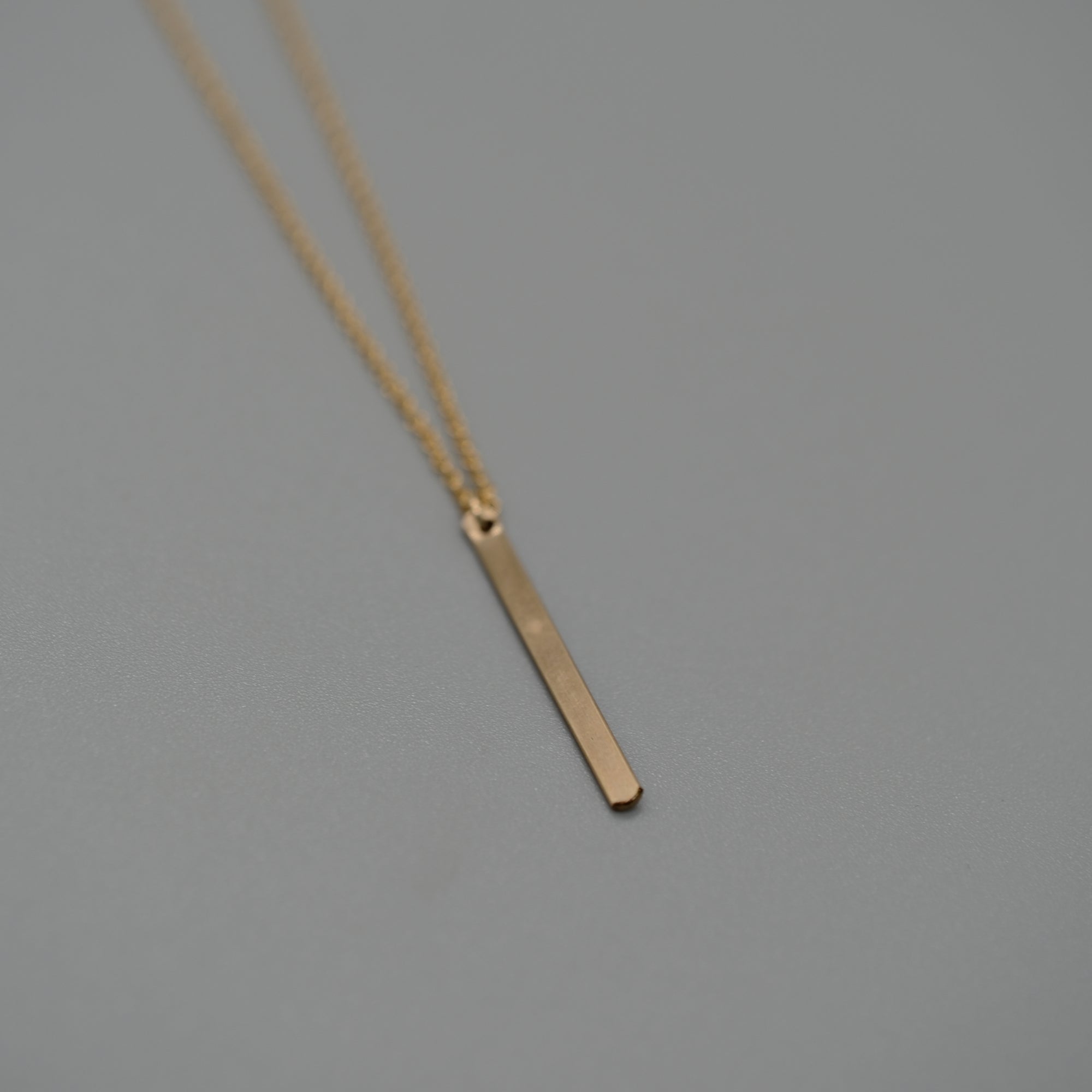 sleek bar necklace
