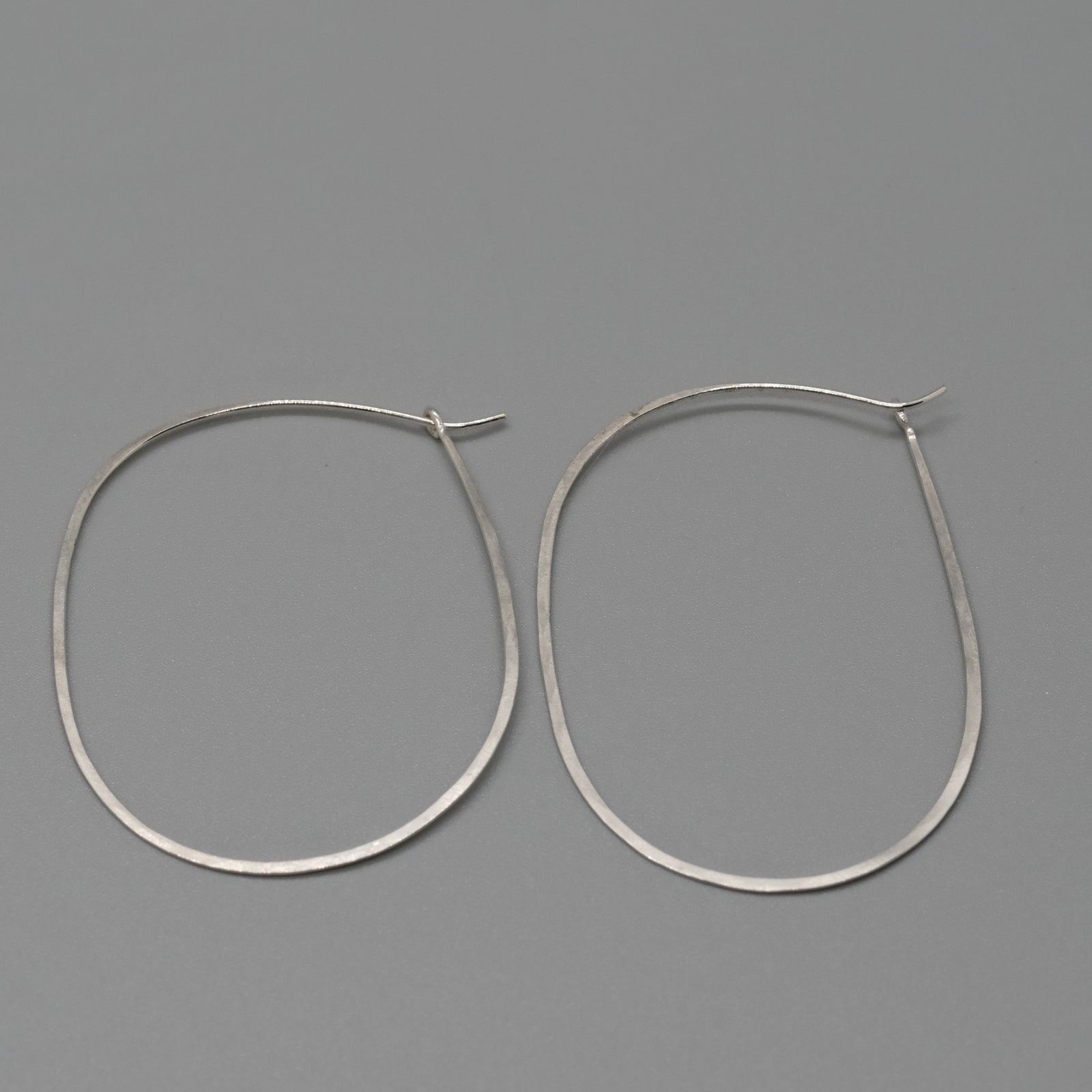 Sculpted Oval Hoops