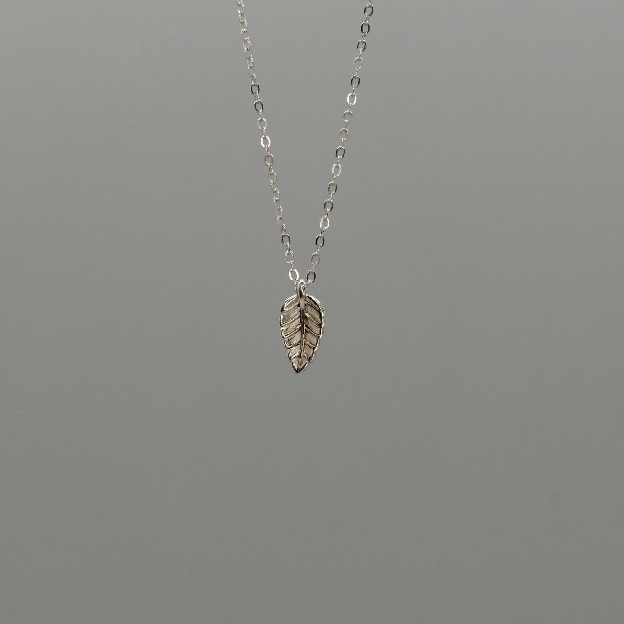 little leaf necklace