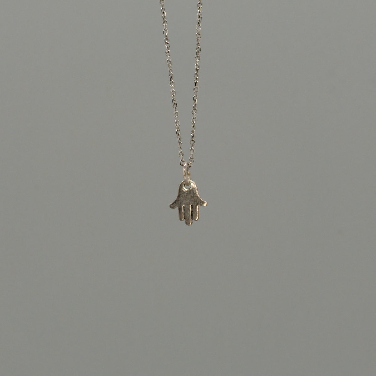 plain hamsa necklace