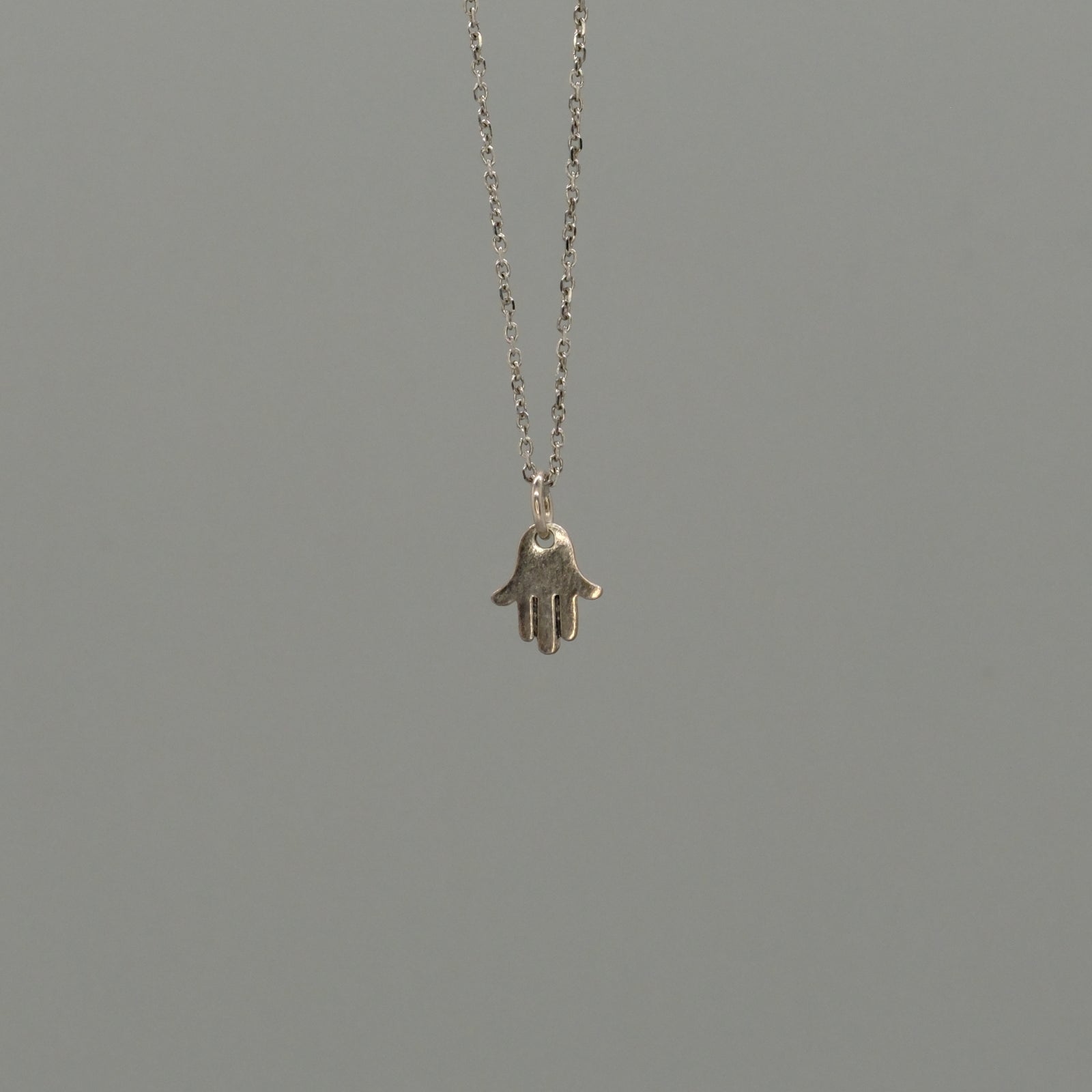 plain hamsa necklace