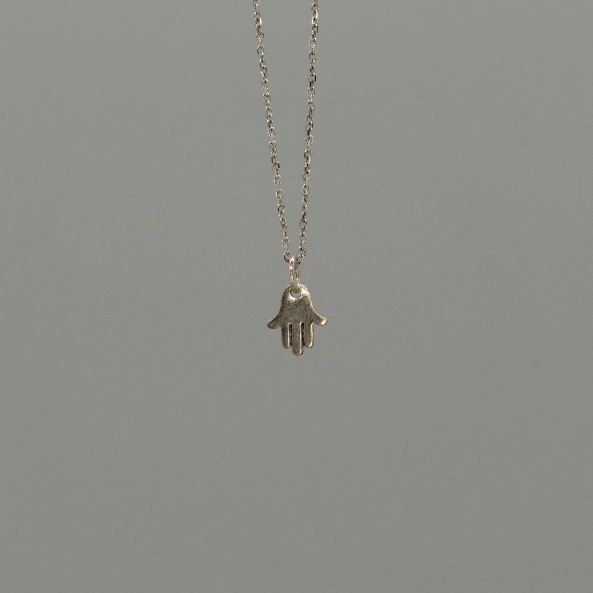 plain hamsa necklace
