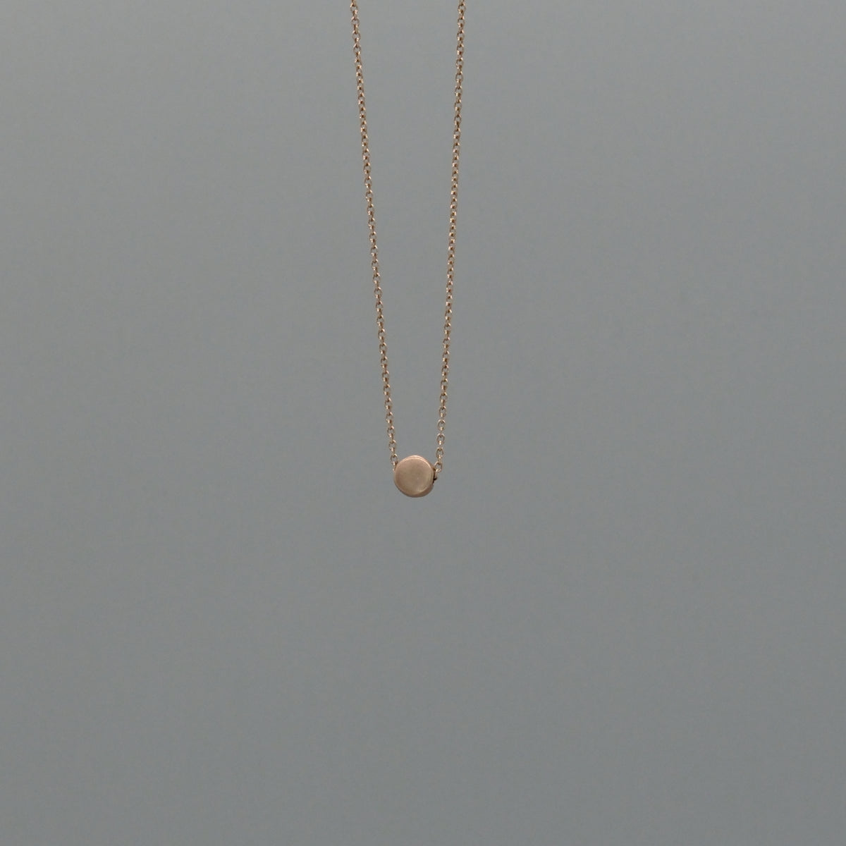 plain disc necklace