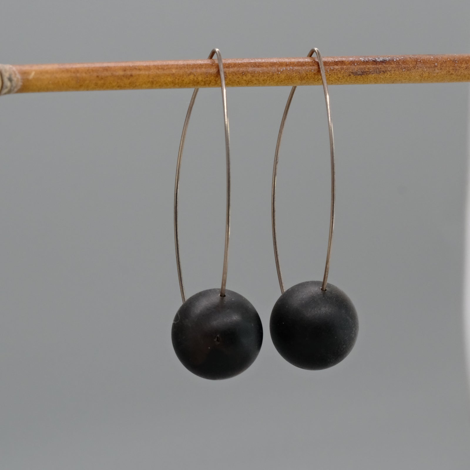 Amber round earrings