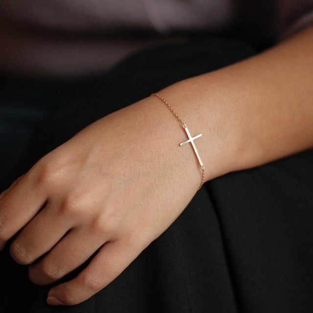 cross bracelet