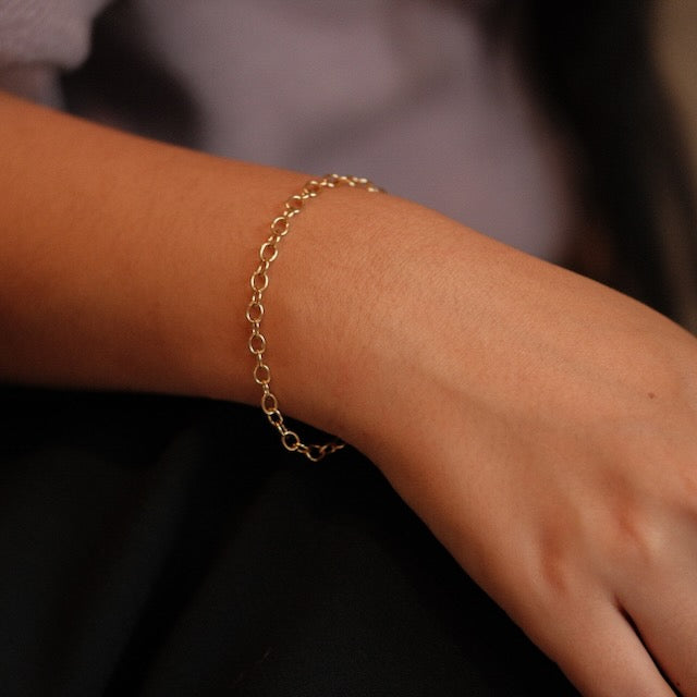 golden link bracelet