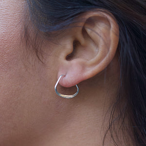 Satomi studio - Small Clam shell earrings