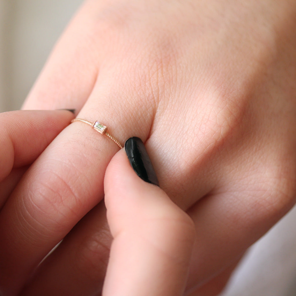 Solo baguette ring