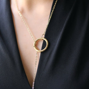 Jessica Decarlo - Circle lariat with crystal in gold