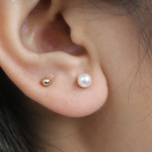 NFC - Fresh Water Pearl Stud in Yellow Gold