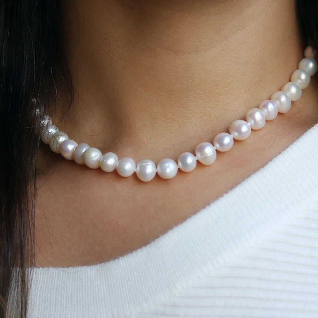 Pearl choker