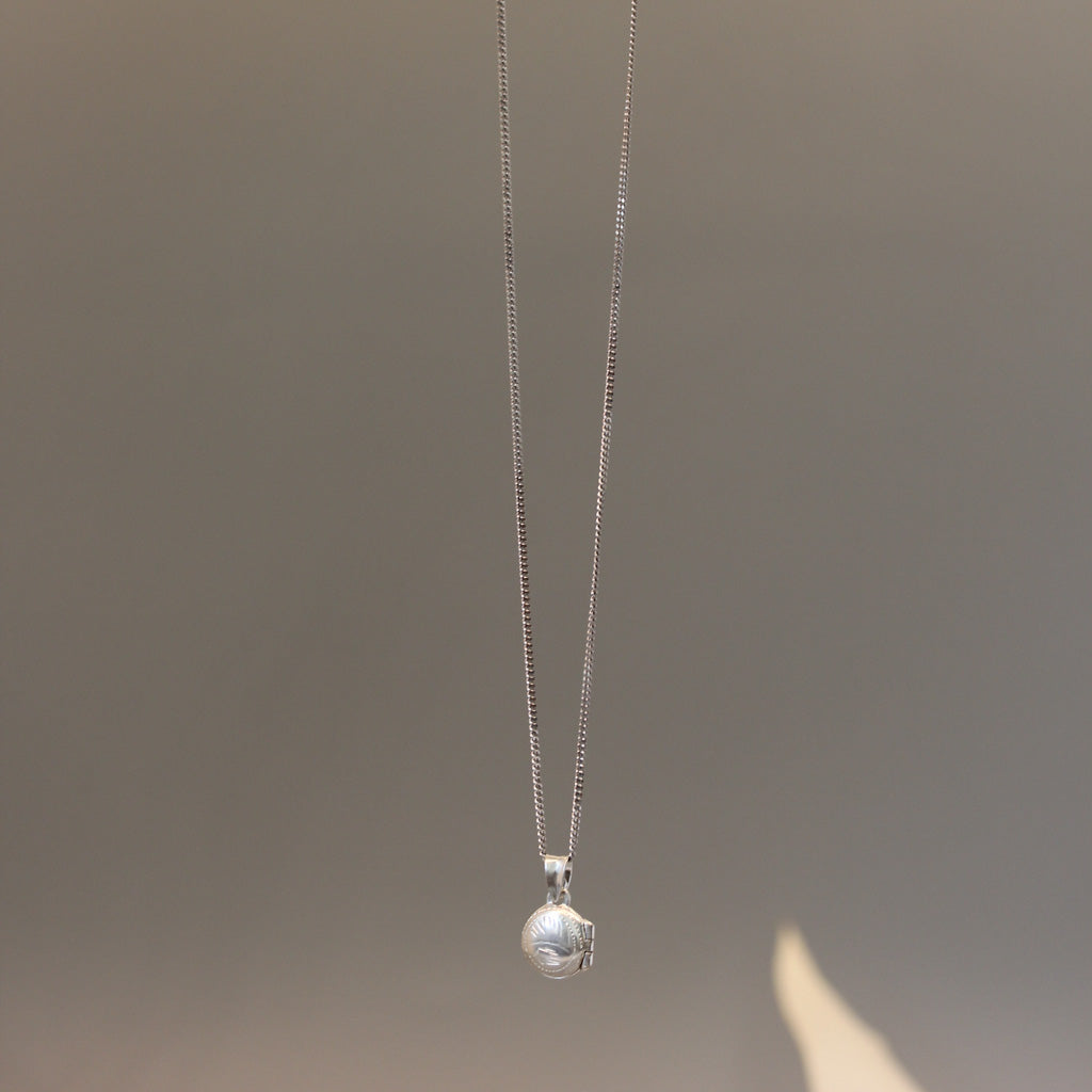 Mini round locket