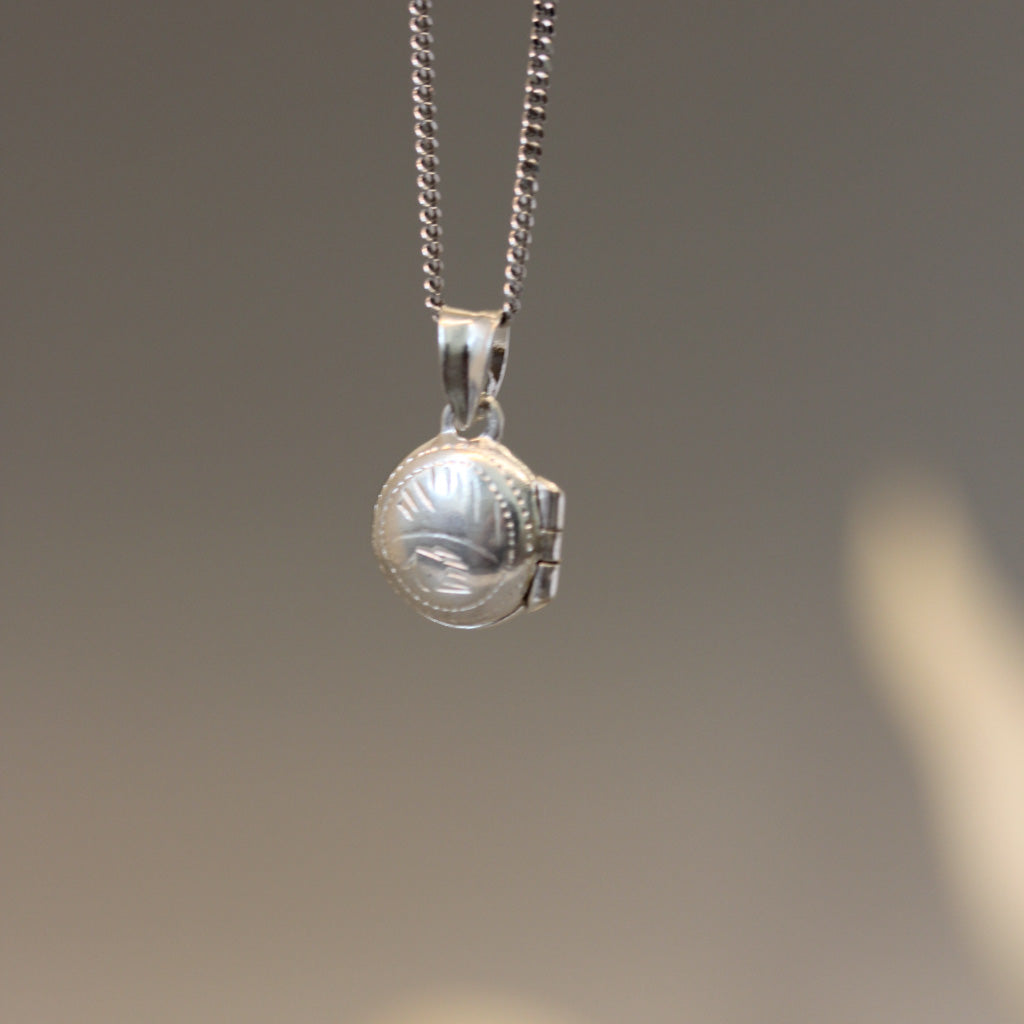 Mini round locket