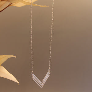 Jessica DeCarlo - Small triple chevron necklace in silver