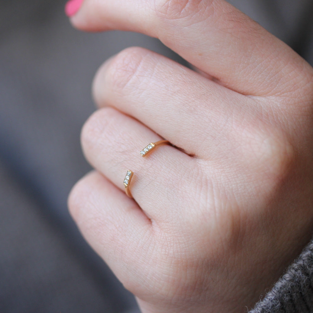 NFC - Double bar open ring