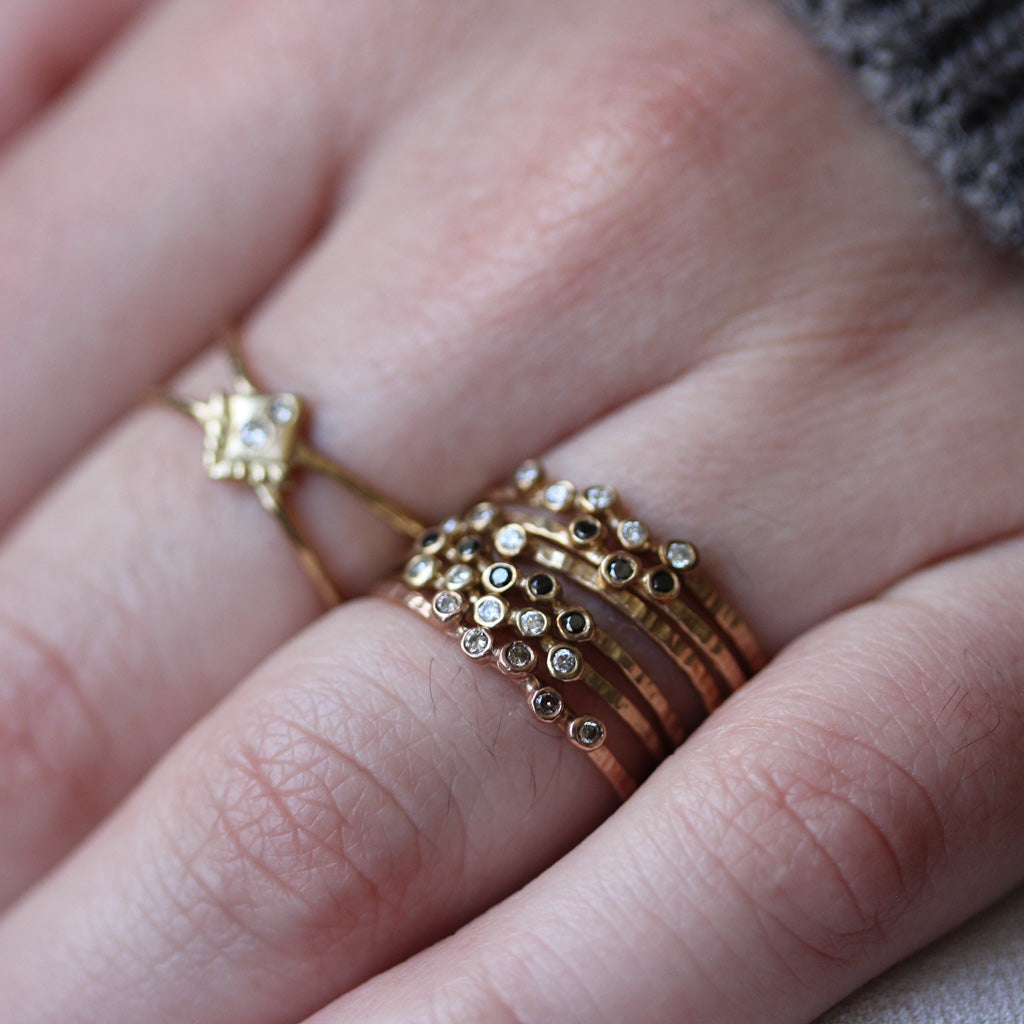 Feeling Ring with 5 White Diamond