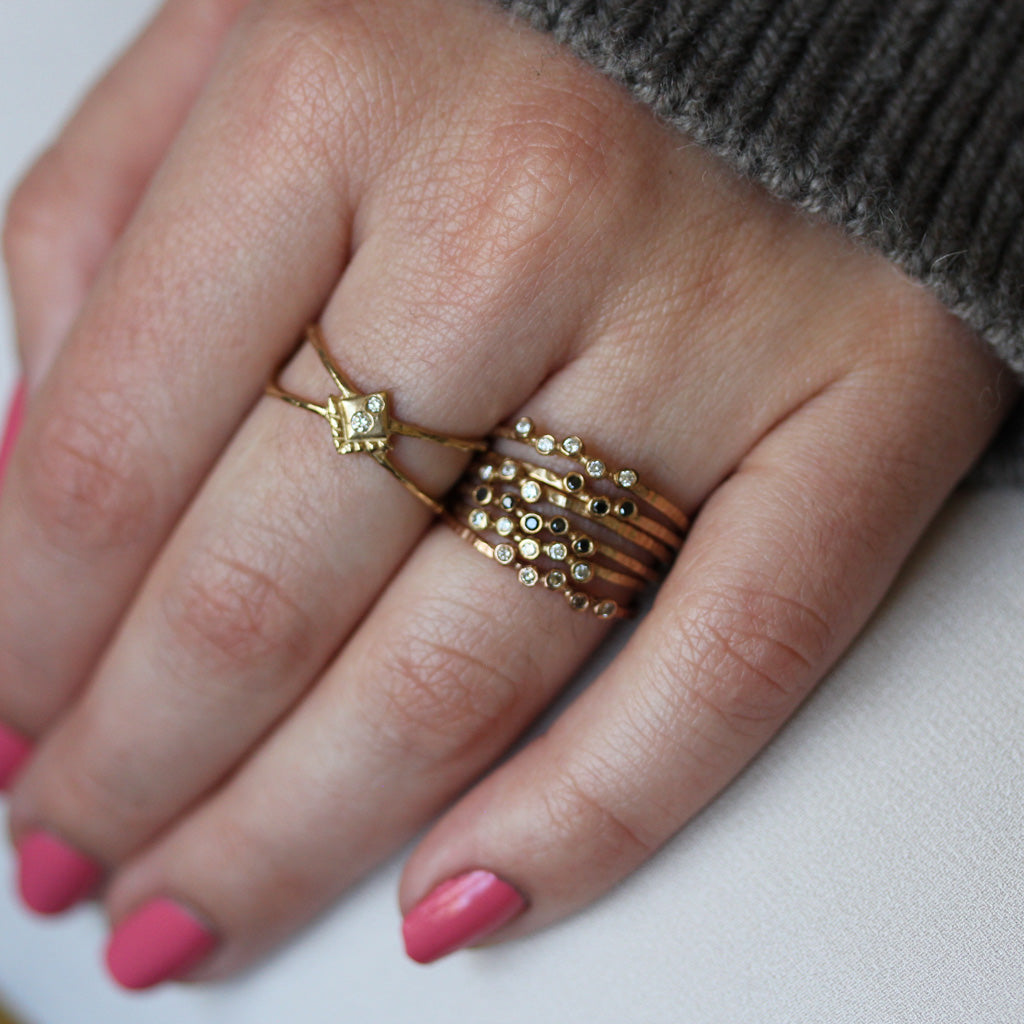 Feeling Ring with 3 White Diamond