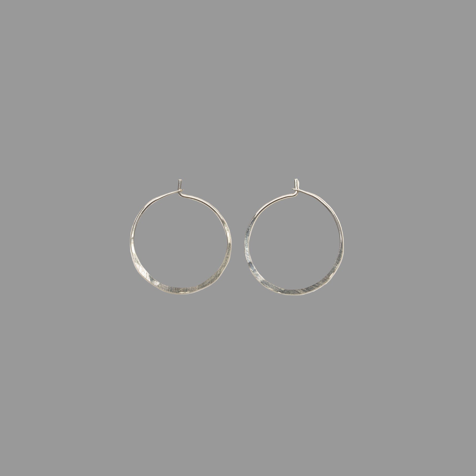 Small Hammered Hoops