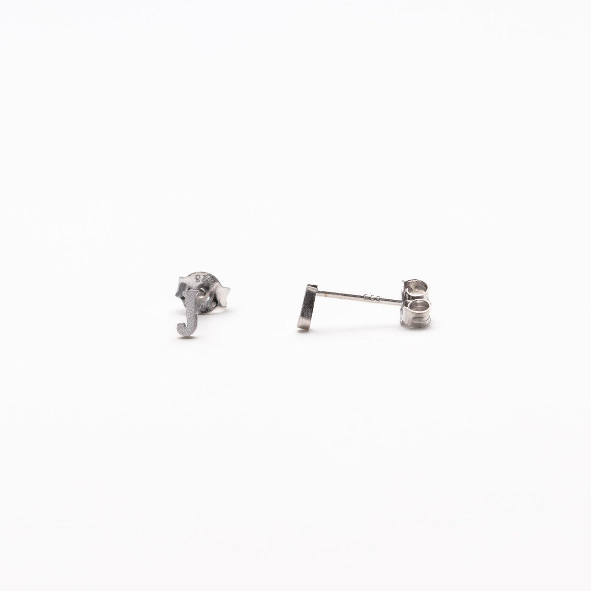 Single initial studs in silver