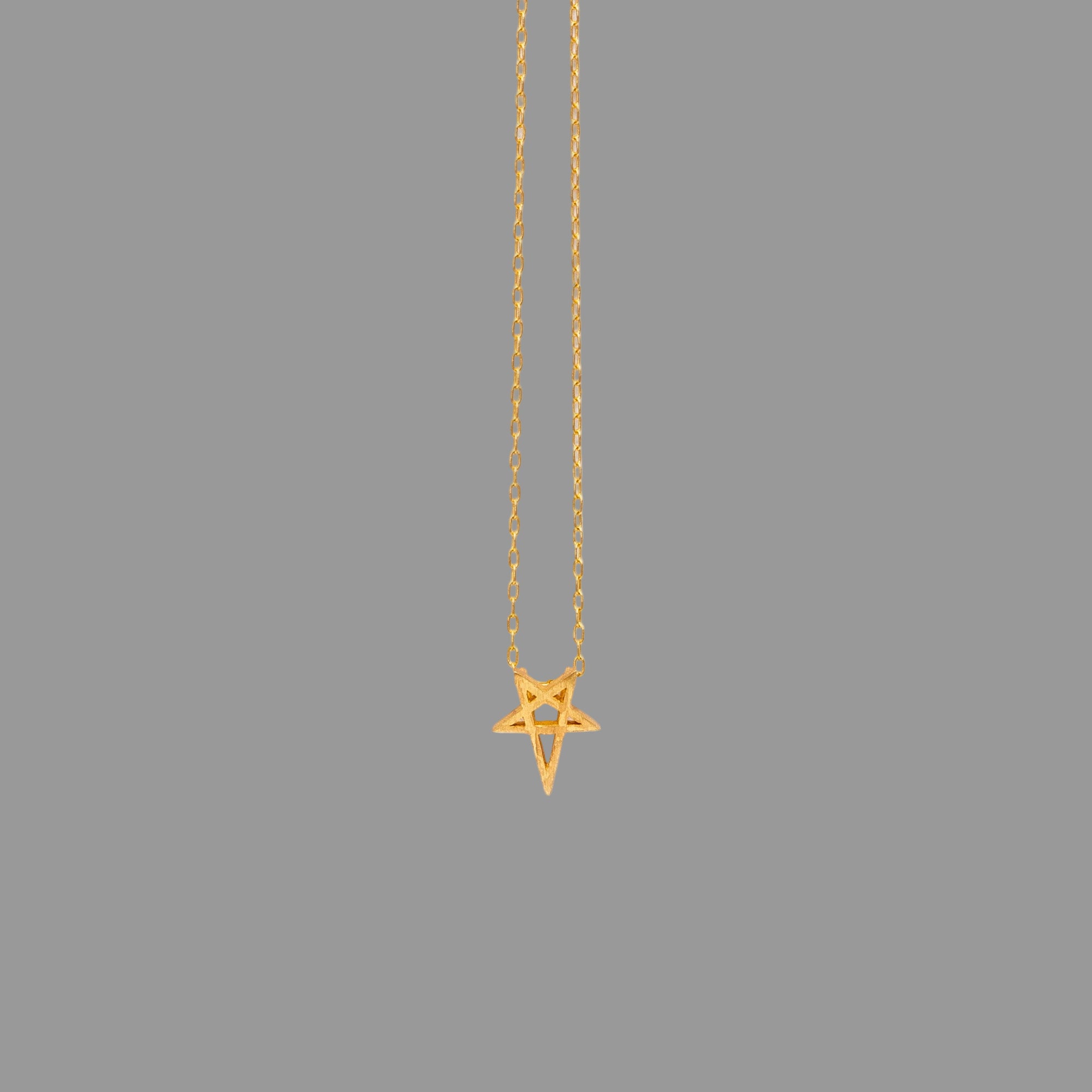 Plain Star Necklace