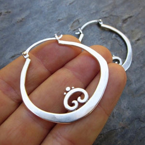 Sasha bell - Bent Hoops with Swirl